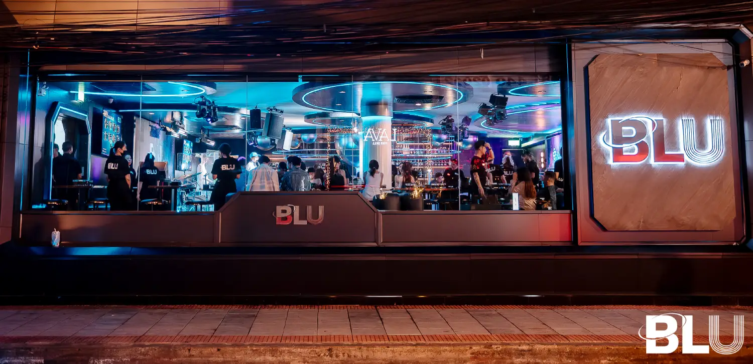 รีวิว BLU Thonglor Bangkok: ผับสุดฮิตใจกลางเมือง บรรยากาศสุดชิลล์จนต้องเช็กอิน!